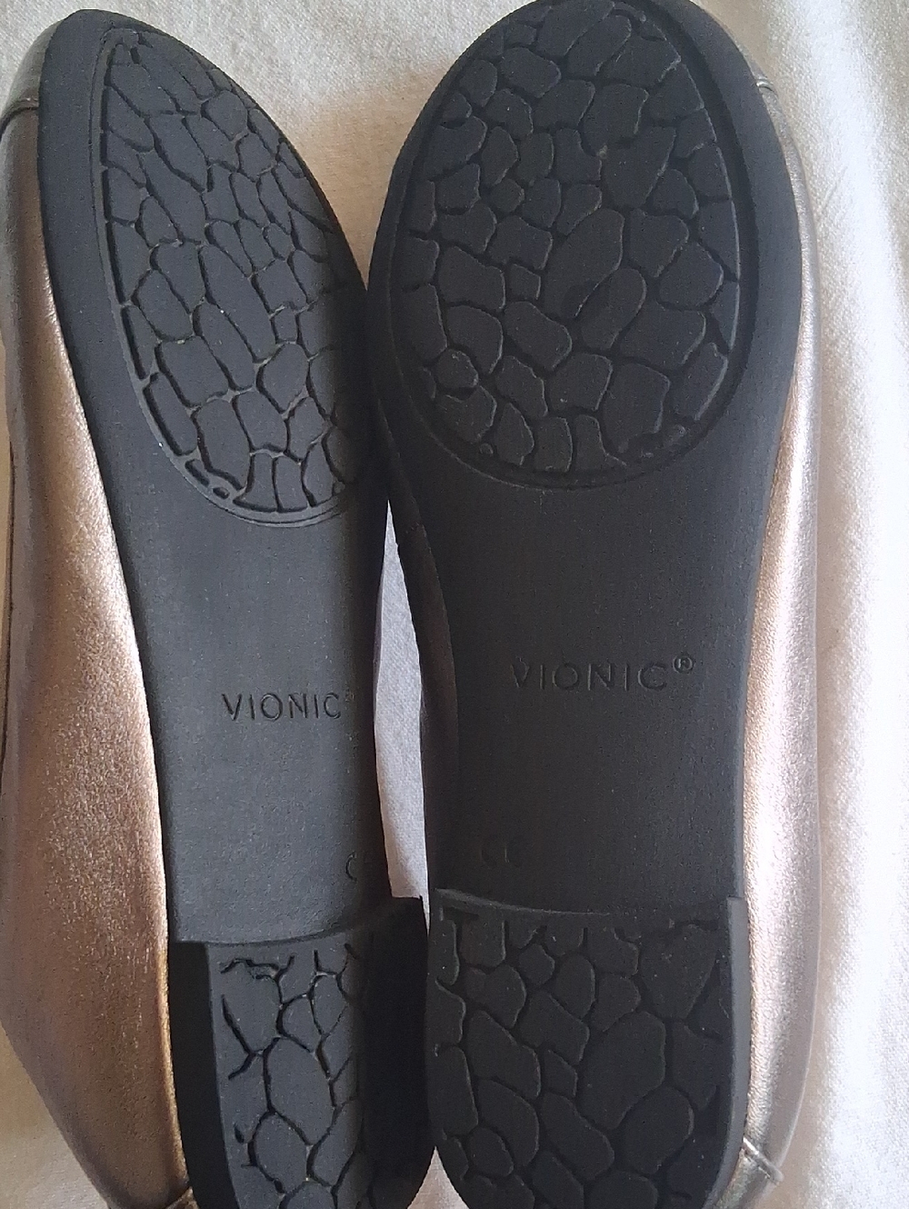 Vionic Amorie Ballet Flats in Metallic Pewter Leather!Size 7.5 - Picture 7 of 7